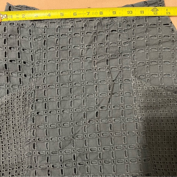 Like new* eyelet mini skirt - Picture 8 of 8